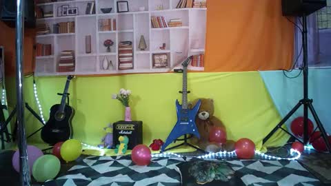 Saucychocolate online show from 02-14-26, 09:44
