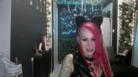 SaucySky online show from 10-04-25, 08:18