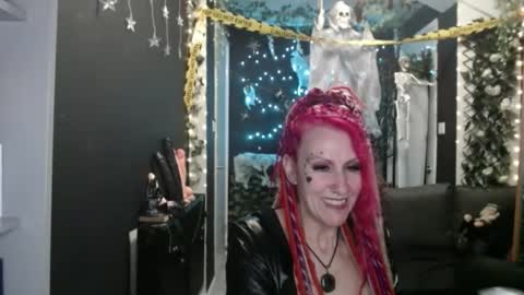 SaucySky online show from 10-18-25, 12:57