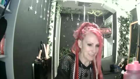 SaucySky online show from 04-25-26, 11:02