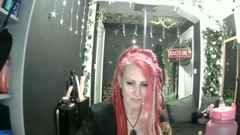 Snapshot of saucysky chatting on 04-29-26, 08:48 SaucySky online show from 04-29-26, 08:48