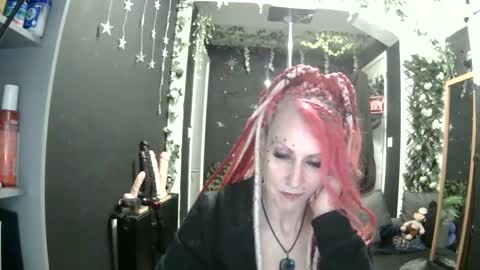 Snapshot of saucysky chatting on 05-01-26, 06:45 SaucySky online show from 05-01-26, 06:45