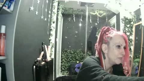 Snapshot of saucysky chatting on 05-02-26, 11:10 SaucySky online show from 05-02-26, 11:10