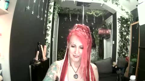 Snapshot of saucysky chatting on 05-09-26, 07:08 SaucySky online show from 05-09-26, 07:08