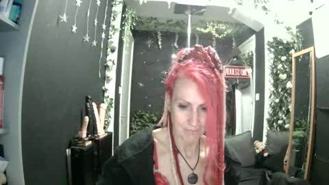 Snapshot of saucysky chatting on 05-11-26, 09:12 SaucySky online show from 05-11-26, 09:12