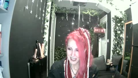 Snapshot of saucysky chatting on 05-15-26, 07:54 SaucySky online show from 05-15-26, 07:54