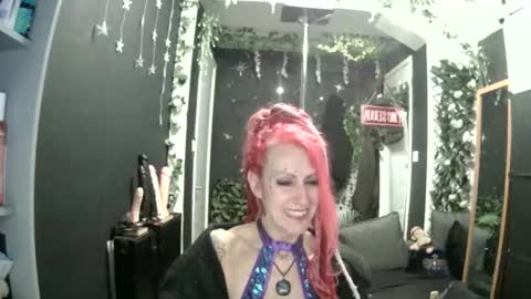 Snapshot of saucysky chatting on 05-16-26, 07:56 SaucySky online show from 05-16-26, 07:56