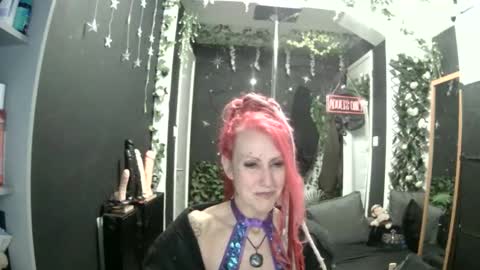 Snapshot of saucysky chatting on 05-16-26, 08:07 SaucySky online show from 05-16-26, 08:07