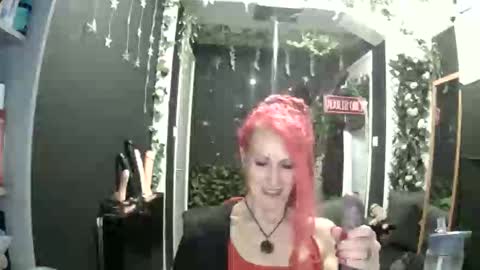 Snapshot of saucysky chatting on 05-19-26, 08:48 SaucySky online show from 05-19-26, 08:48