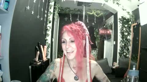 Snapshot of saucysky chatting on 05-22-26, 12:29 SaucySky online show from 05-22-26, 12:29