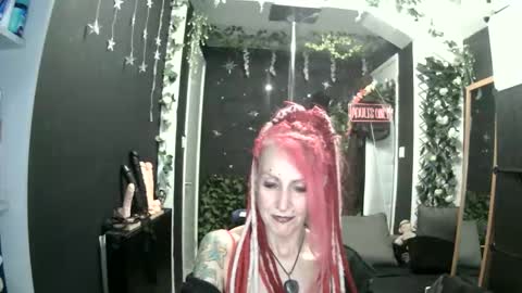 Snapshot of saucysky chatting on 05-23-26, 08:57 SaucySky online show from 05-23-26, 08:57