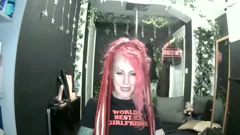 Snapshot of saucysky chatting on 05-26-26, 09:00 SaucySky online show from 05-26-26, 09:00