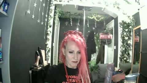 Snapshot of saucysky chatting on 06-01-26, 09:05 SaucySky online show from 06-01-26, 09:05