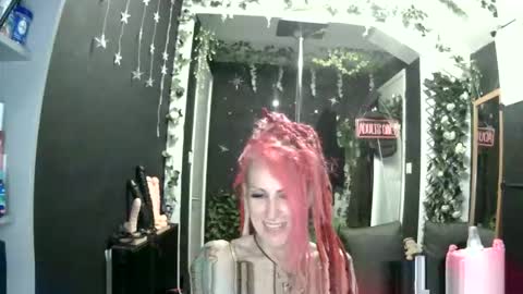 Snapshot of saucysky chatting on 06-03-26, 09:53 SaucySky online show from 06-03-26, 09:53