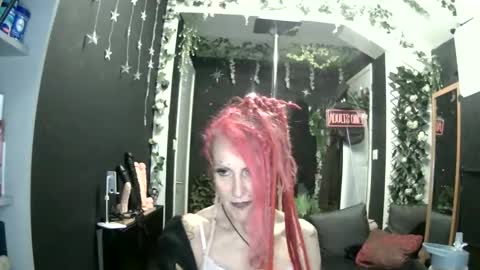 Snapshot of saucysky chatting on 06-06-26, 08:46 SaucySky online show from 06-06-26, 08:46