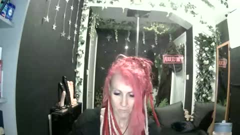 Snapshot of saucysky chatting on 06-07-26, 08:45 SaucySky online show from 06-07-26, 08:45