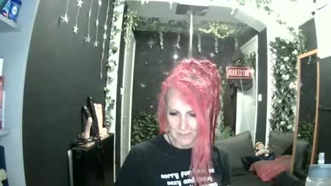 Snapshot of saucysky chatting on 06-08-26, 08:42 SaucySky online show from 06-08-26, 08:42