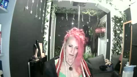 Snapshot of saucysky chatting on 06-09-26, 08:42 SaucySky online show from 06-09-26, 08:42