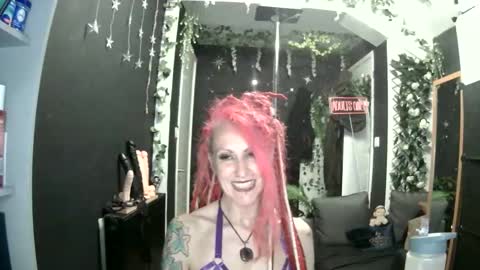 Snapshot of saucysky chatting on 06-10-26, 09:14 SaucySky online show from 06-10-26, 09:14
