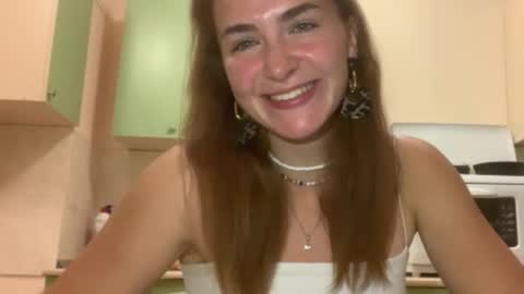 Snapshot of saundrayeeloy chatting on 09-10-25, 05:57 Martha online show from 09-10-25, 05:57