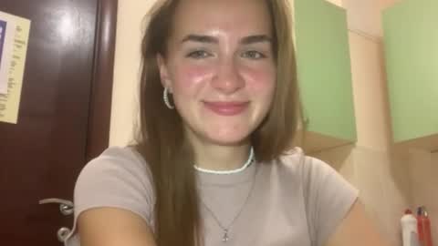 Snapshot of saundrayeeloy chatting on 09-11-25, 05:35 Martha online show from 09-11-25, 05:35