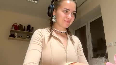 Snapshot of saundrayeeloy chatting on 09-24-25, 05:49 Martha online show from 09-24-25, 05:49