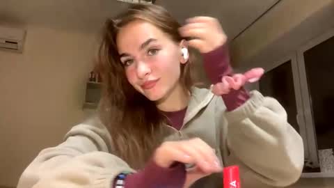Snapshot of saundrayeeloy chatting on 10-04-25, 04:38 Martha online show from 10-04-25, 04:38