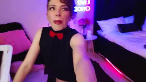 Snapshot of sauvage_lilith chatting on 11-29-25, 08:45 lilith online show from 11-29-25, 08:45