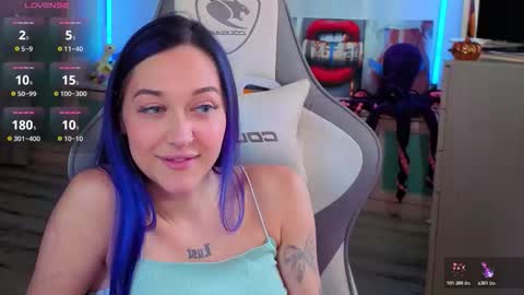 Snapshot of savage_lust_ chatting on 11-14-25, 06:01 Ariel online show from 11-14-25, 06:01