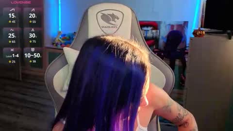 Snapshot of savage_lust_ chatting on 11-20-25, 03:18 Ariel online show from 11-20-25, 03:18