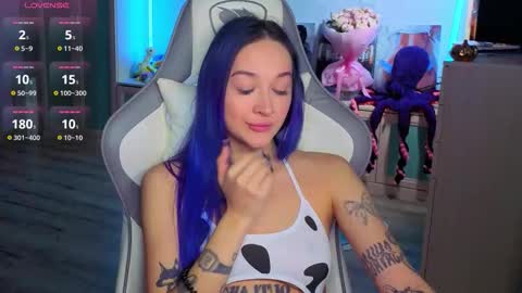 Snapshot of savage_lust_ chatting on 11-25-25, 02:44 Ariel online show from 11-25-25, 02:44