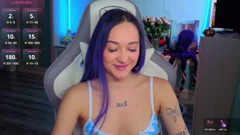 Snapshot of savage_lust_ chatting on 11-28-25, 03:09 Ariel online show from 11-28-25, 03:09