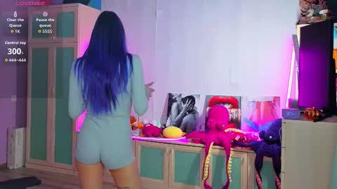 Snapshot of savage_lust_ chatting on 12-18-25, 04:29 Ariel online show from 12-18-25, 04:29