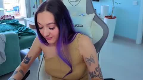 Ariel online show from 04-24-26, 04:26