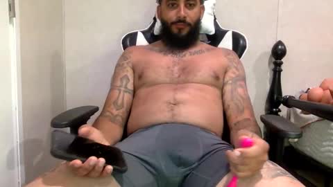 Snapshot of savagebullxxx chatting on 04-19-26, 02:22 savagebullxxx online show from 04-19-26, 02:22