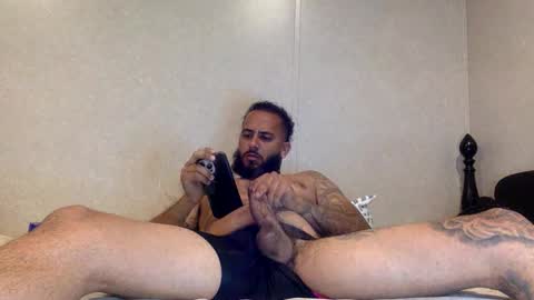 Snapshot of savagebullxxx chatting on 04-26-26, 02:42 savagebullxxx online show from 04-26-26, 02:42