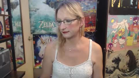 Savanah online show from 09-28-25, 02:17