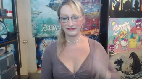 Savanah online show from 10-13-25, 07:03