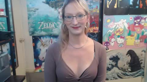 Savanah online show from 10-17-25, 06:21