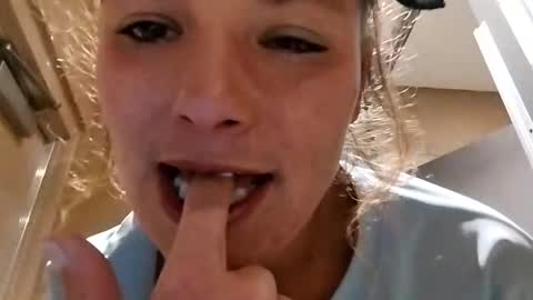 Snapshot of savannahjays chatting on 11-25-25, 01:44 savannahjays online show from 11-25-25, 01:44