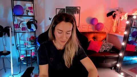 save the qween online show from 12-23-24, 10:53