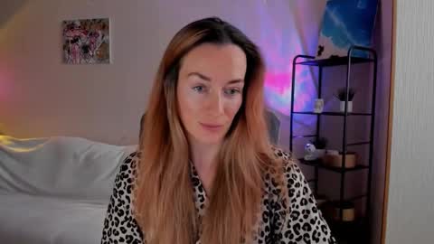 save the qween online show from 11-27-25, 07:43