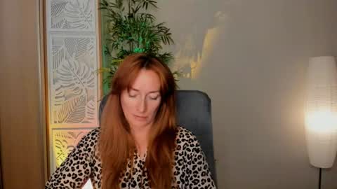 Snapshot of save_the_qween chatting on 06-29-26, 10:15 save the qween online show from 06-29-26, 10:15