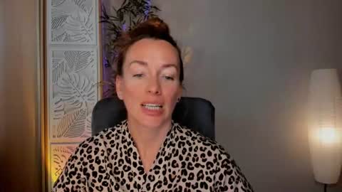 Snapshot of save_the_qween chatting on 06-30-26, 10:05 save the qween online show from 06-30-26, 10:05