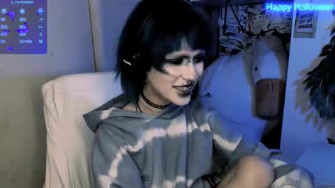 pronoun she. name Mary. age 21. online show from 11-01-25, 05:37