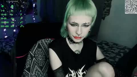 pronoun she. name Mary. age 21. online show from 03-15-26, 12:16