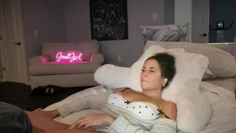 Snapshot of sayplsgdgrl chatting on 12-19-24, 10:53 Good Girls Say Please...and Thank You online show from 12-19-24, 10:53