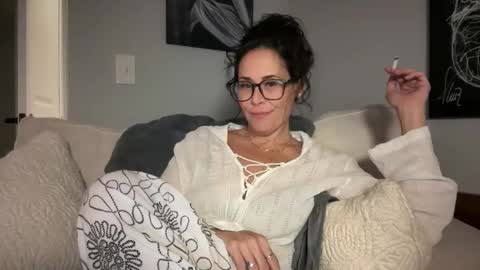 Good Girls Say Please...and Thank You online show from 11-26-25, 04:13