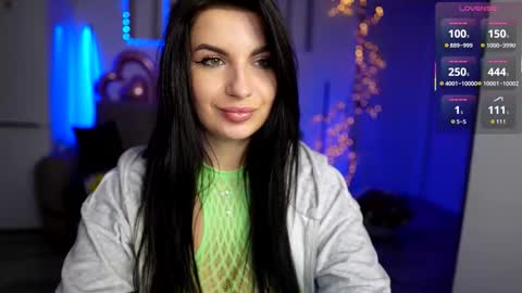 Valeria Swarowskaya online show from 12-17-25, 01:11