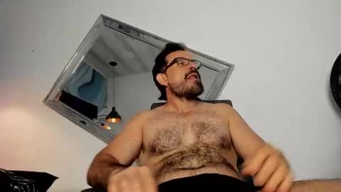 Snapshot of sbastone_muscle chatting on 10-01-25, 01:17 sebastian   muscleman  daddy   the better  latin  lover   online show from 10-01-25, 01:17